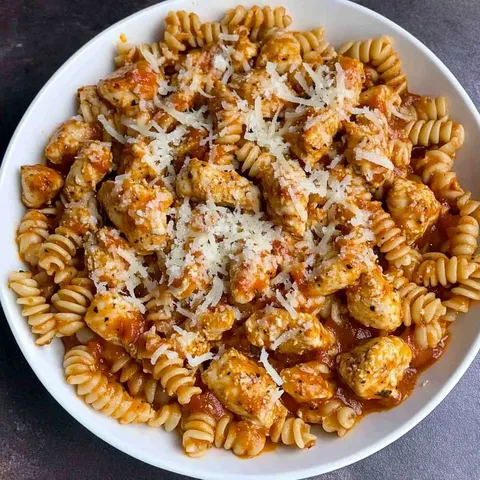Knoblauch Parmesan Huhn Pasta