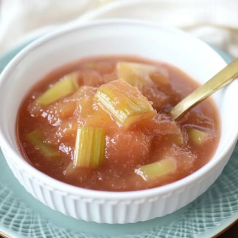 Süßes Rhabarber Kompott