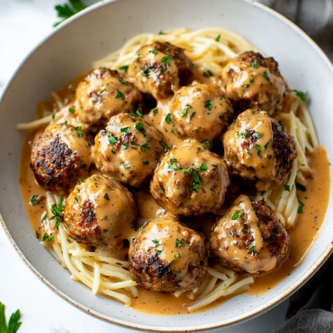 Schweine-Apfel-Bällchen