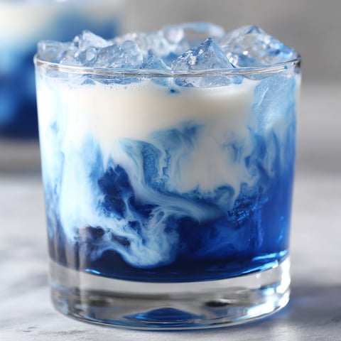 Ein Glas mit Russischem Blauen Mond.